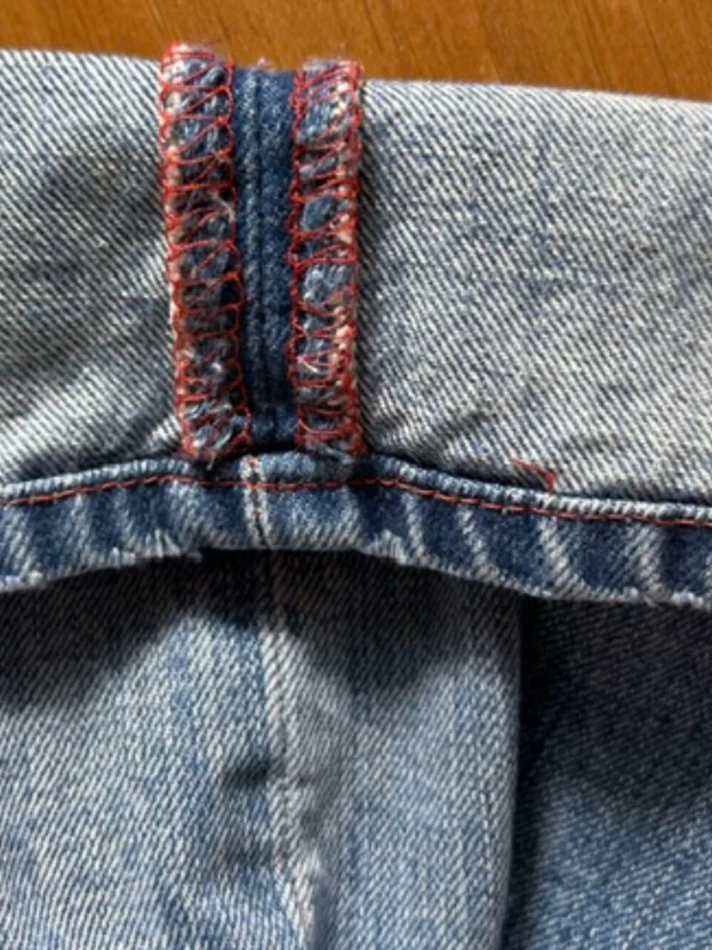 Levi's 501 Straight Leg Button Fly Unisex Sz 31x32 Y2K Distressed Red Inner